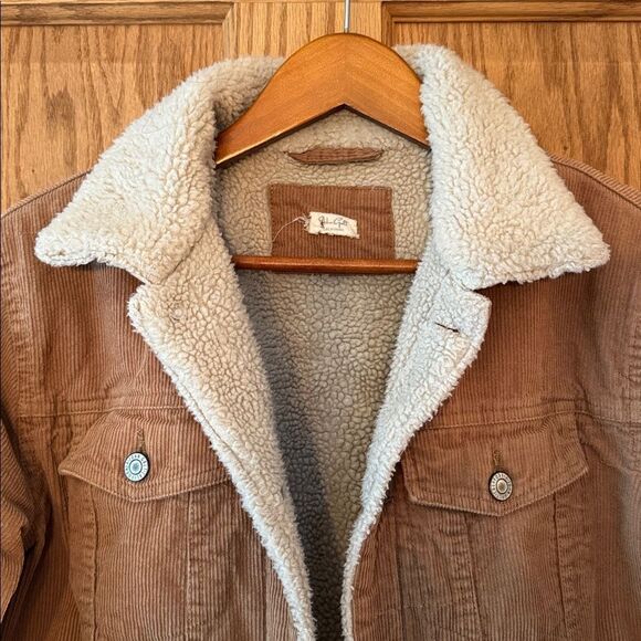 JOHN GALT Brandy Melville Corduroy Sherpa Trucker Jacket - Picture 3 of 9